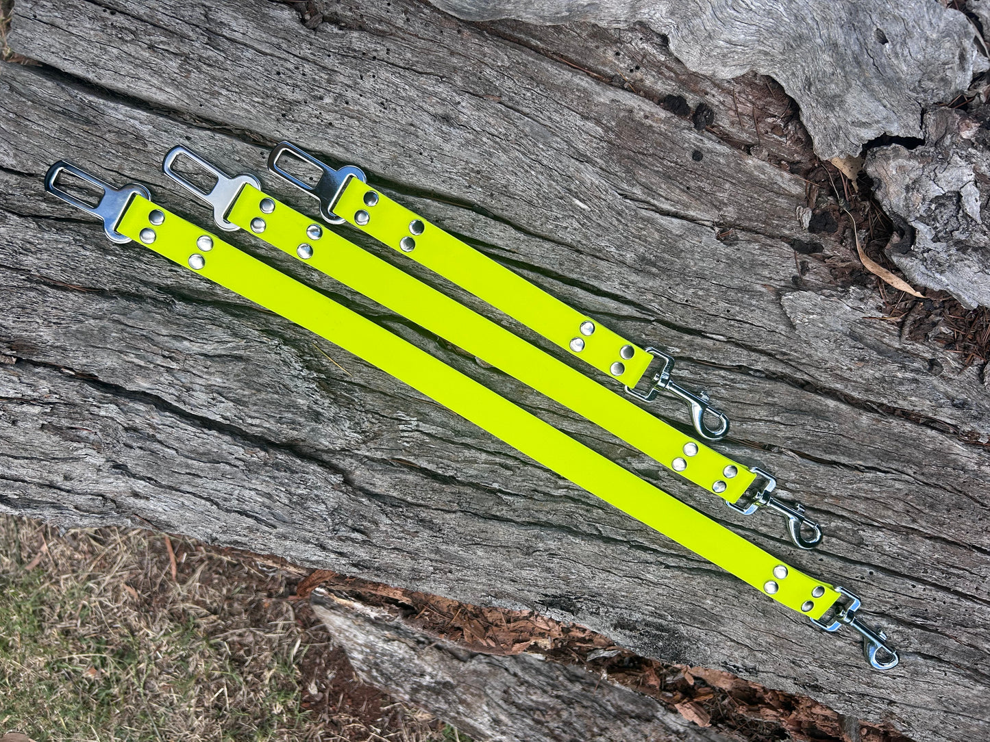 Waterproof Dog Car Safety Restraint – Seatbelt Clip | Dog Car Tie Australia